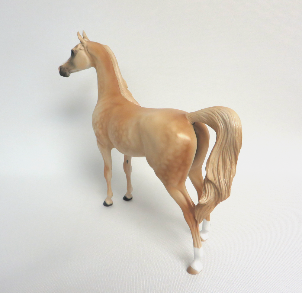 BOMBSHELL-OOAK DAPPLE PALOMINO ARABIAN MODEL HORSE MW19