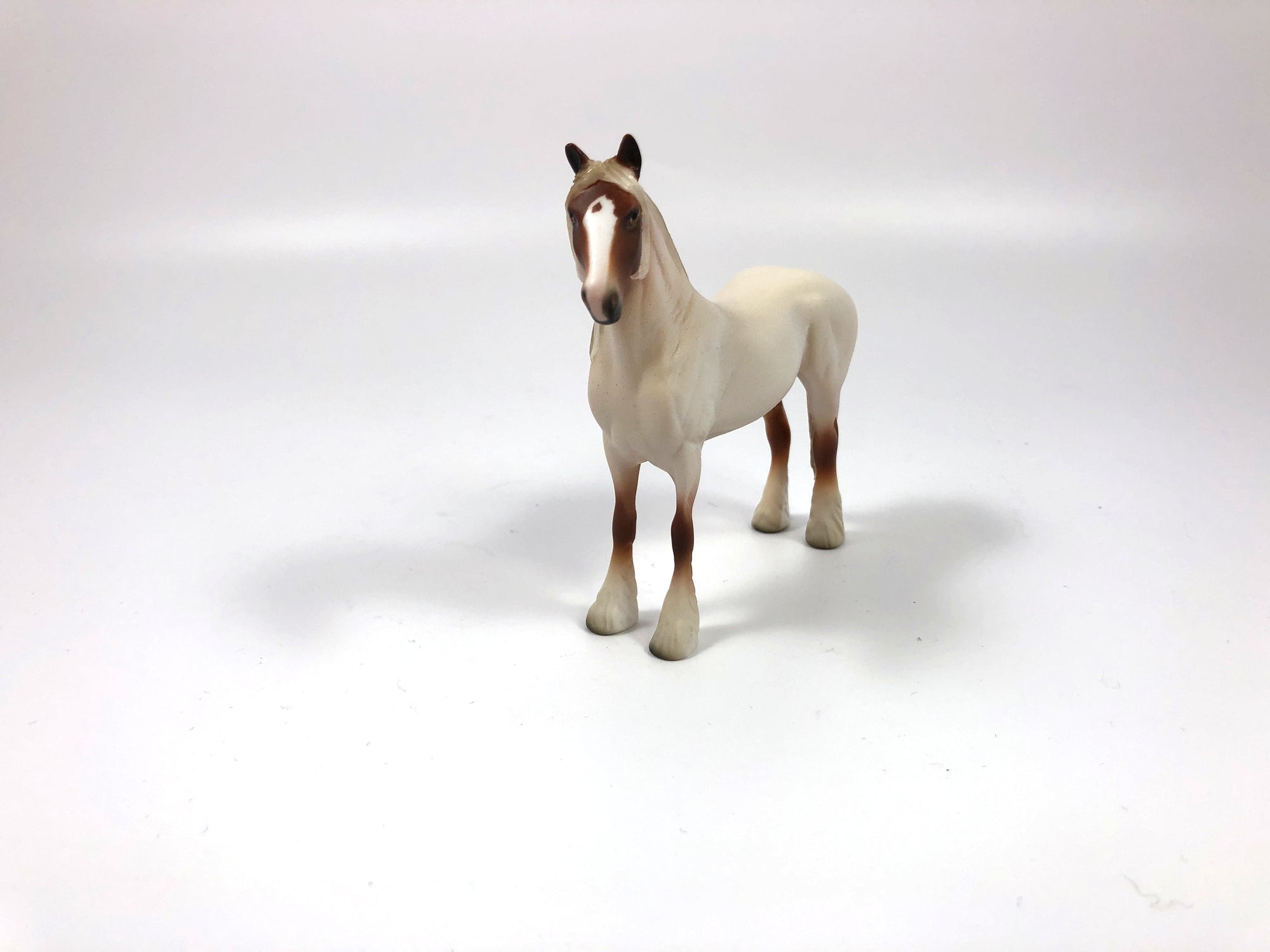 WYNNIE-LE-15 MINI ME CM STRAWBERRY ROAN STANDING RAFT CHIP SHCF 2019