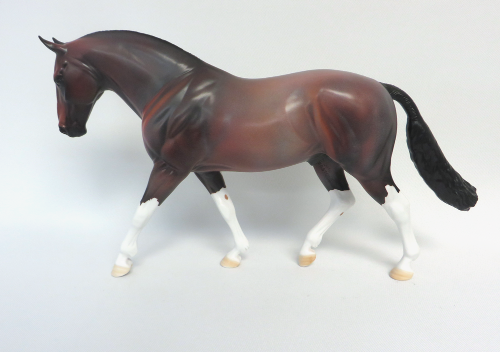 DARBY-LE-5 BAY ROAN IRISH DRAFT MODEL HORSE EA 19