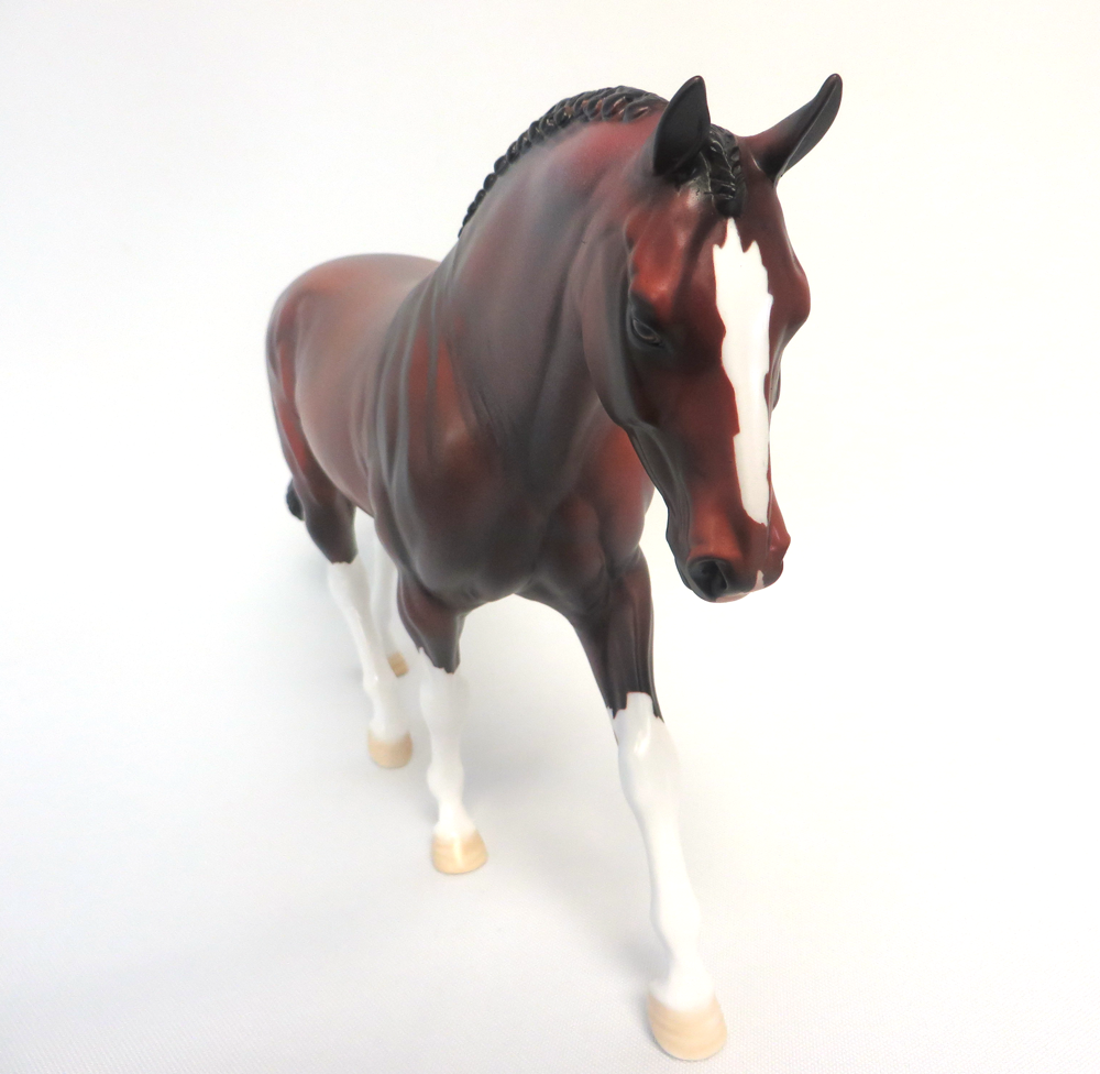 DARBY-LE-5 BAY ROAN IRISH DRAFT MODEL HORSE EA 19