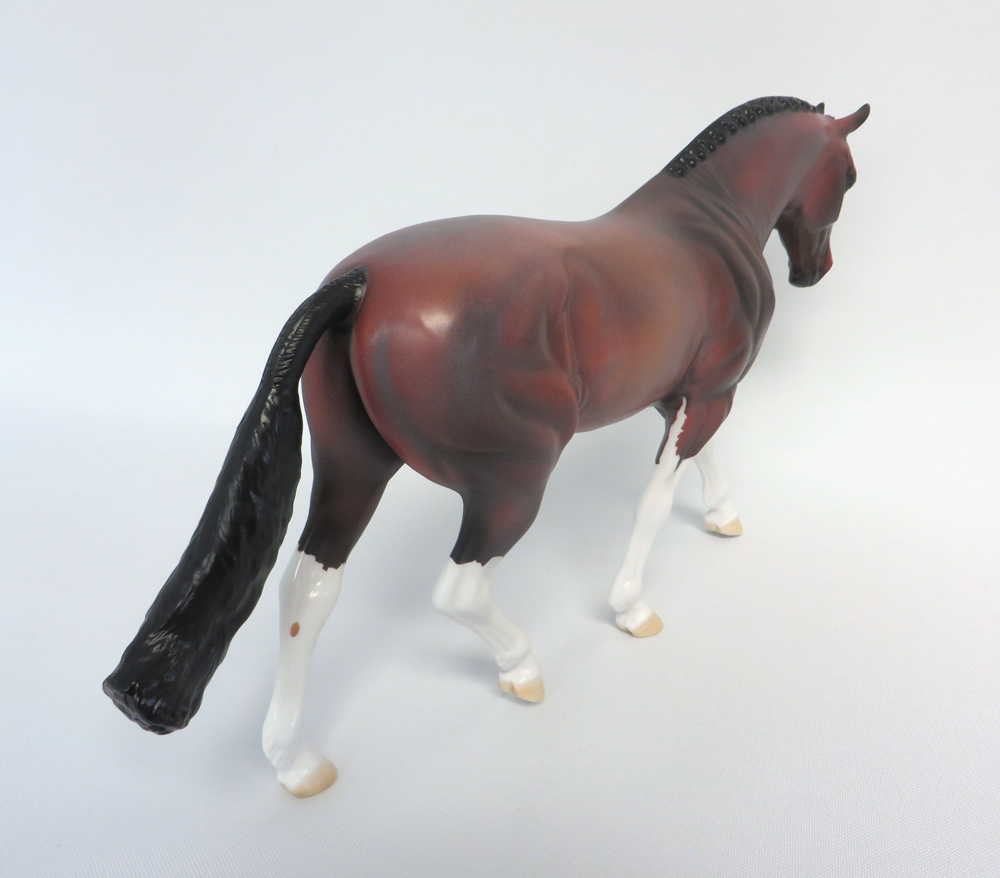 DARBY-LE-5 BAY ROAN IRISH DRAFT MODEL HORSE EA 19