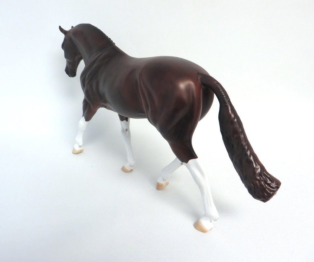 O&#39;DOOLE-LE6 DAPPLE BAY IRISH DRAFT MODEL HORSE MW 19