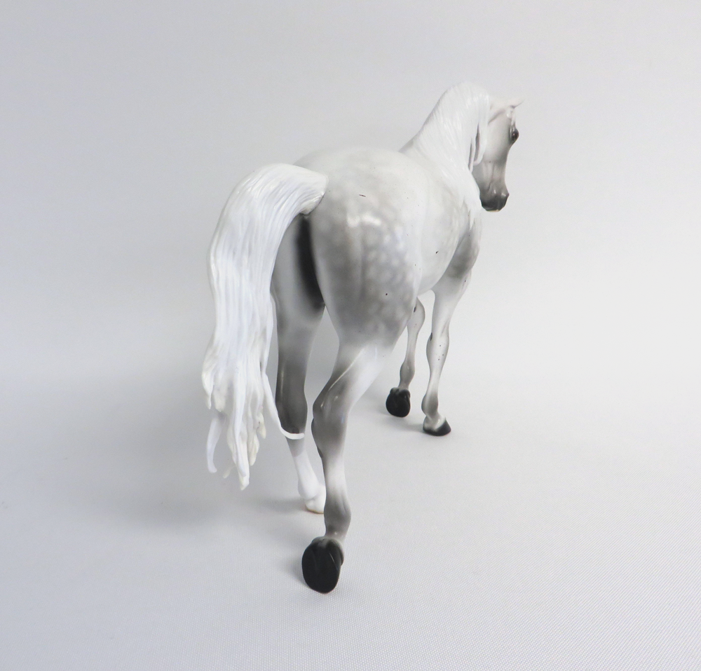 MOONLIGHT CACTUS-LE-13 DAPPLE FLEABIT GREY THOROUGHBRED MODEL HORSE EA/MW 19