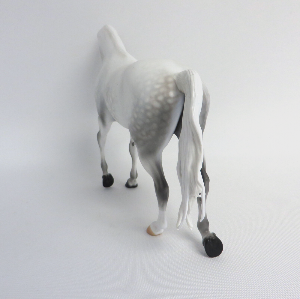 MOONLIGHT CACTUS-LE-13 DAPPLE FLEABIT GREY THOROUGHBRED MODEL HORSE EA/MW 19