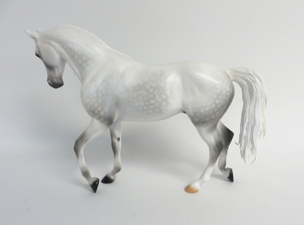 MOONLIGHT CACTUS-LE-13 DAPPLE FLEABIT GREY THOROUGHBRED MODEL HORSE EA/MW 19