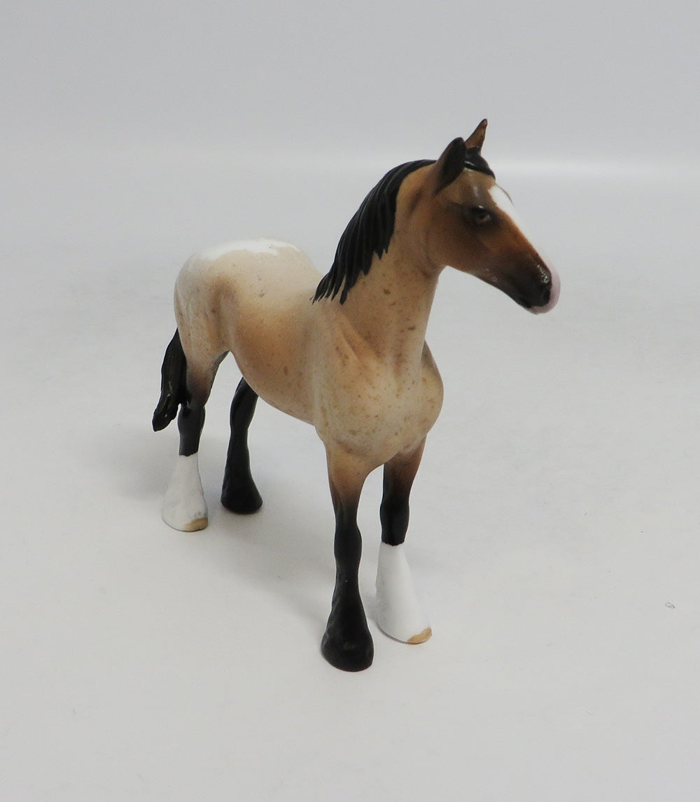 MADOCK-OOAK CHESTNUT ROAN STANDING DRAFT CHIP LHS 2018