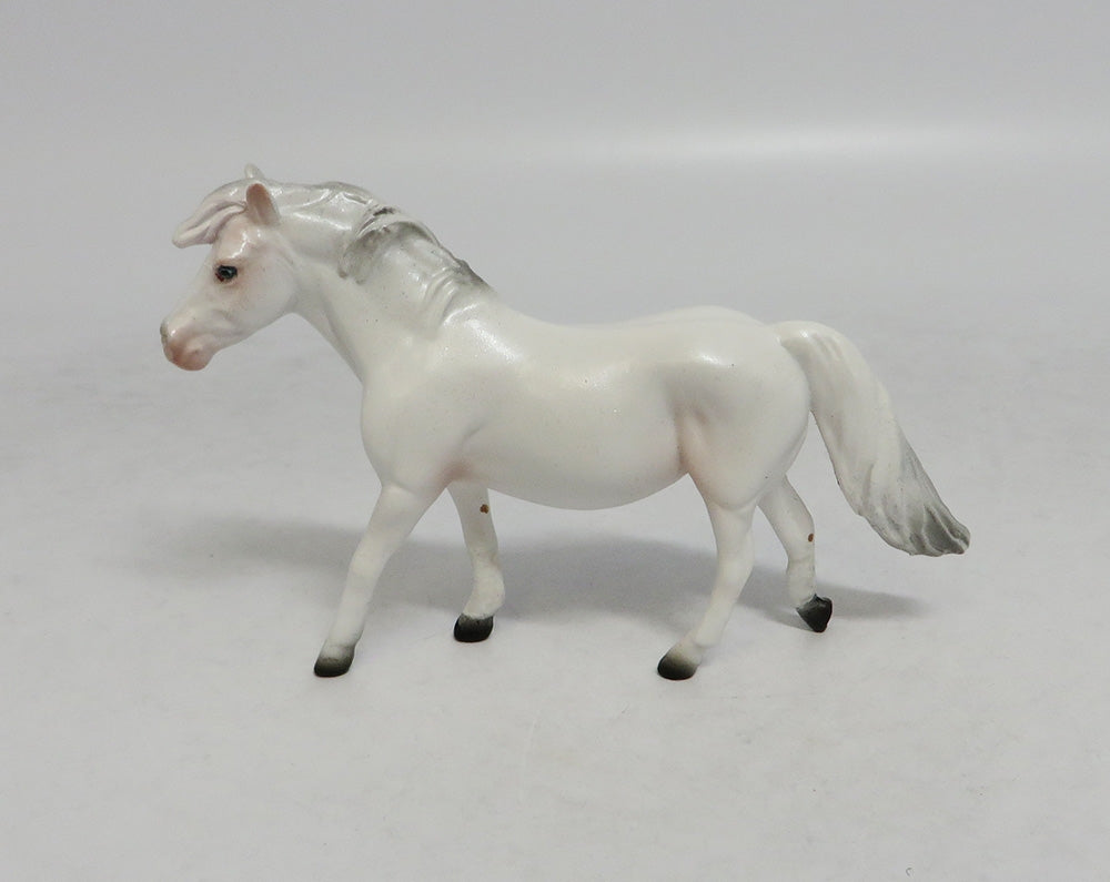 DIPIT - OOAK GREY PONY CHIP LHS 2018