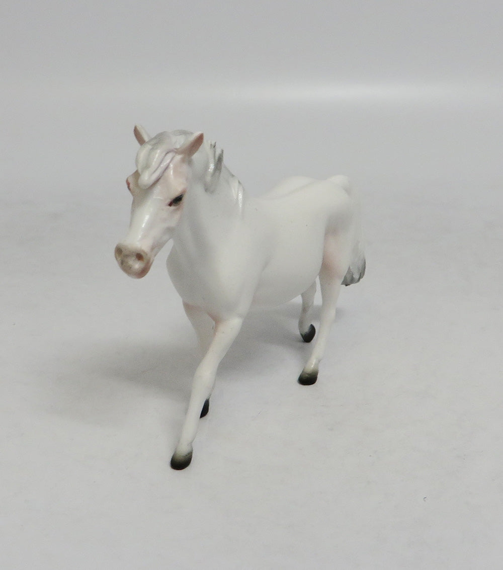 DIPIT - OOAK GREY PONY CHIP LHS 2018