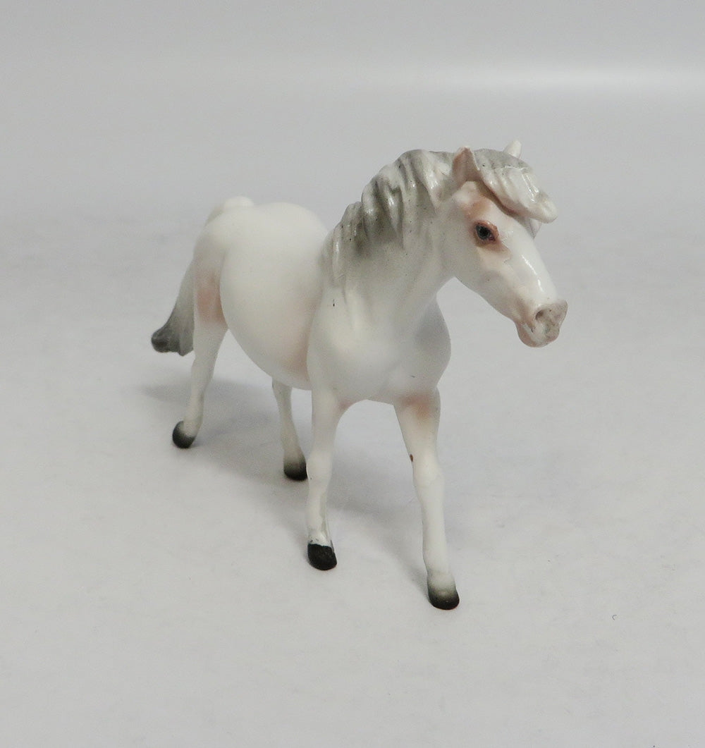 DIPIT - OOAK GREY PONY CHIP LHS 2018