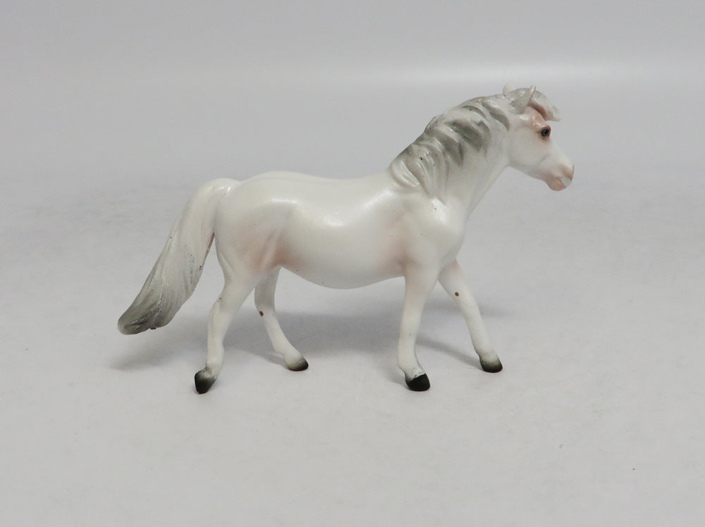 DIPIT - OOAK GREY PONY CHIP LHS 2018