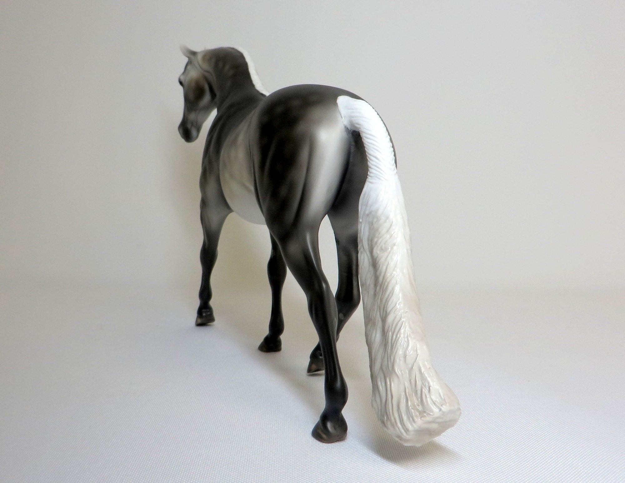 SUNDAY MONDAY-LE-2 DAPPLE GREY BRAIDED MANE AND TAIL PONY MODEL HORSE 4/17/19