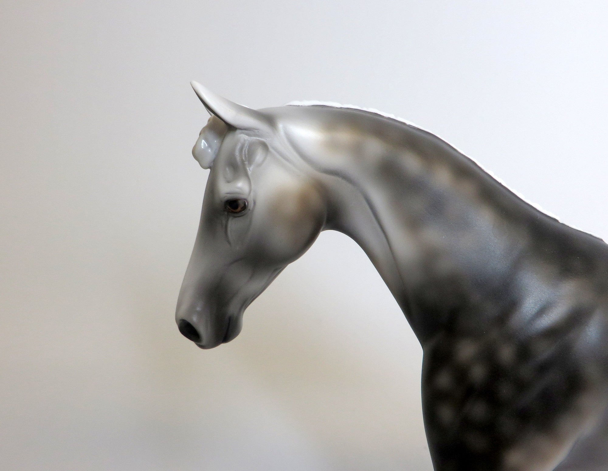 SUNDAY MONDAY-LE-2 DAPPLE GREY BRAIDED MANE AND TAIL PONY MODEL HORSE 4/17/19