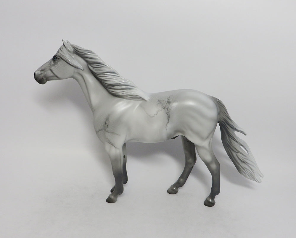 DERBY - OOAK LIGHT GREY MUSTANG MODEL HORSE