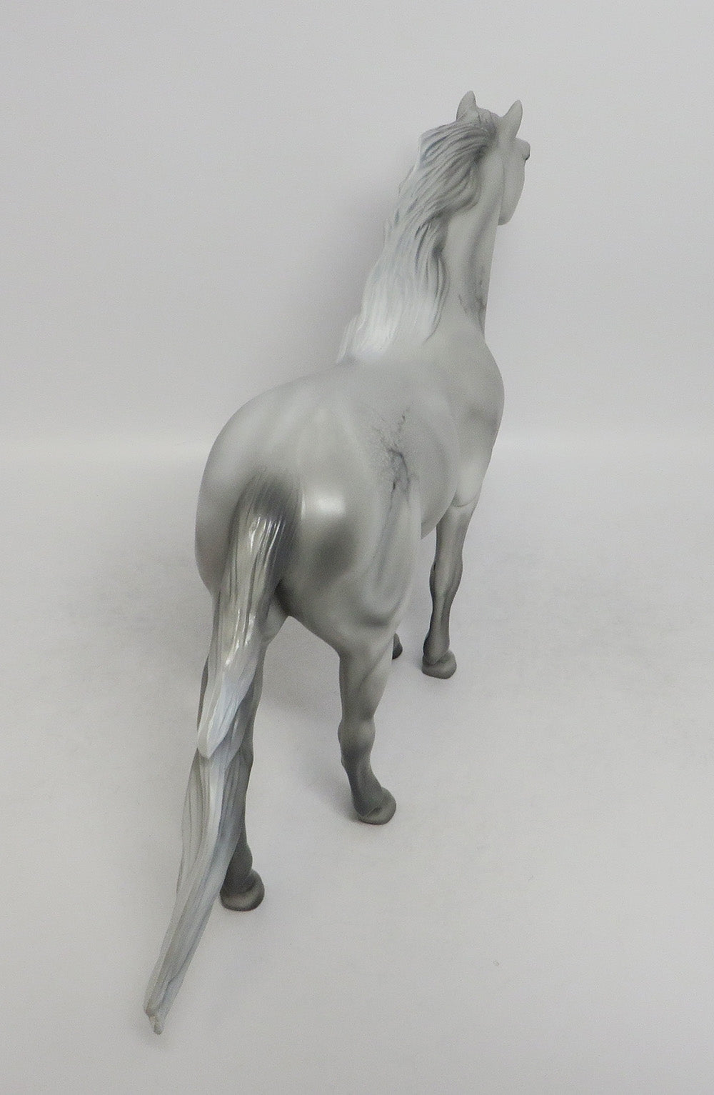 DERBY - OOAK LIGHT GREY MUSTANG MODEL HORSE