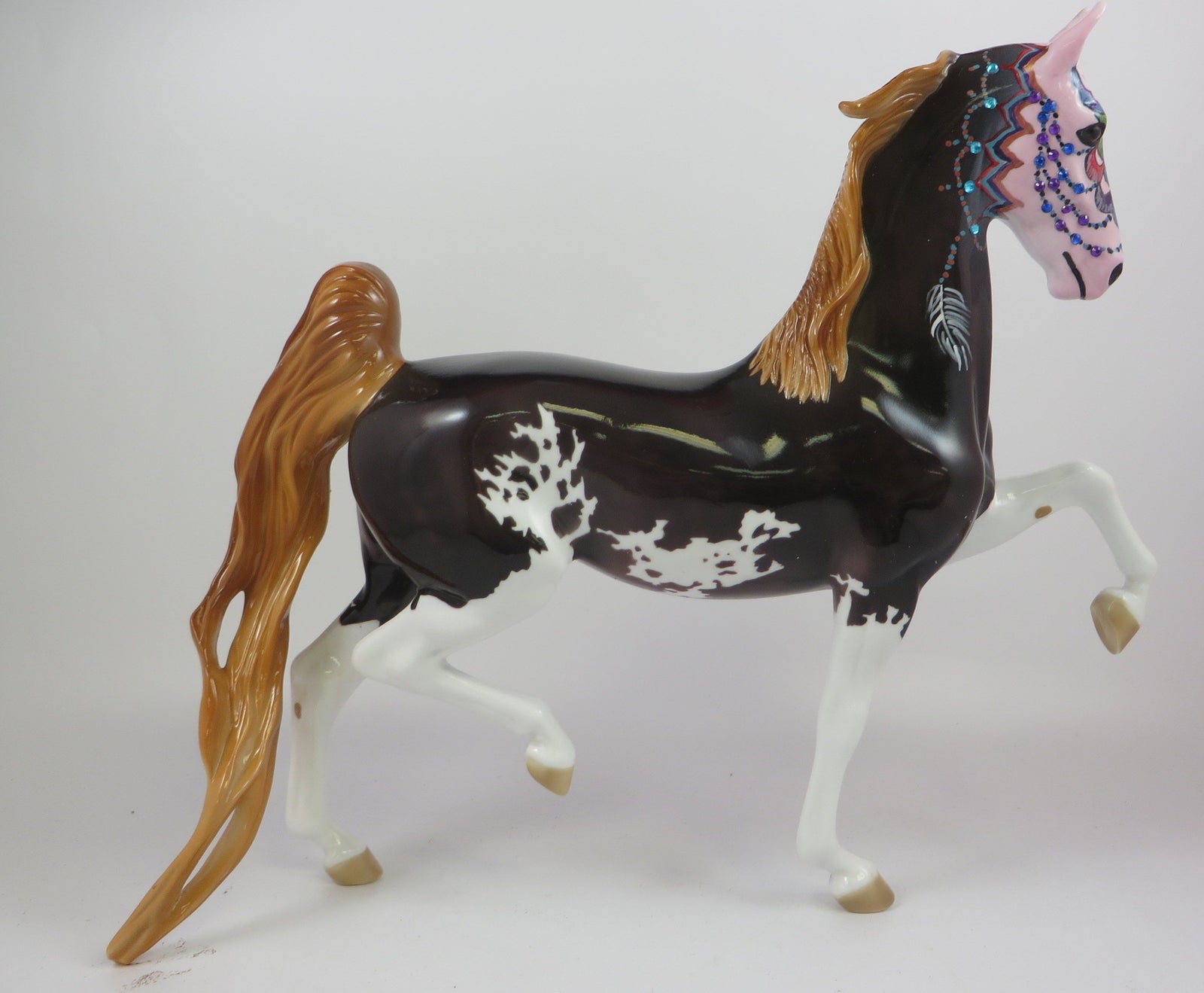 FEATHER-OOAK SUGAR SKULL SADDLEBRED MODEL HORSE 9/13/19