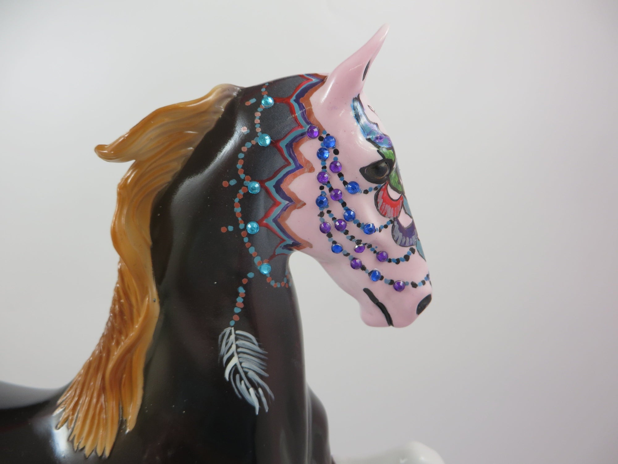 FEATHER-OOAK SUGAR SKULL SADDLEBRED MODEL HORSE 9/13/19