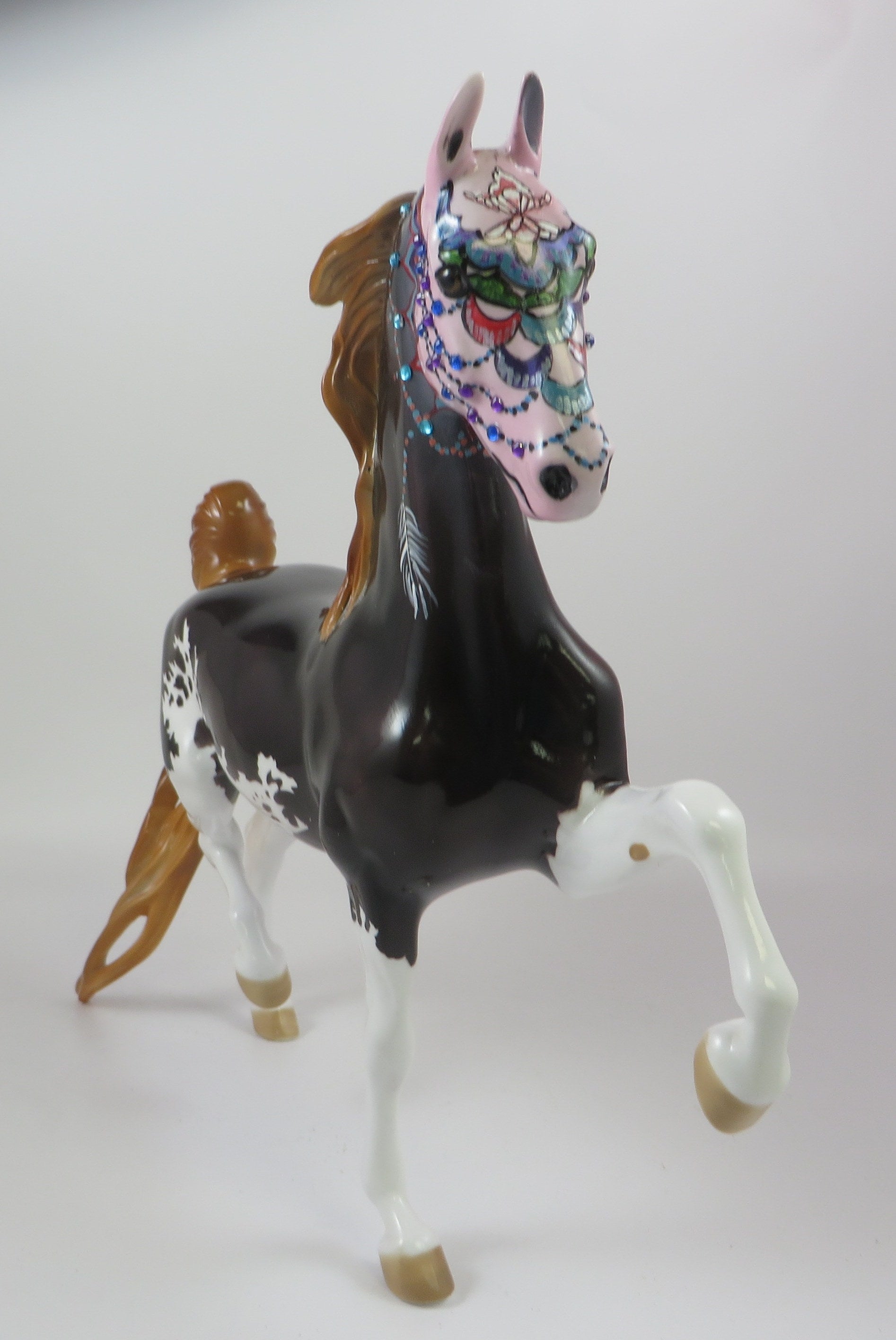 FEATHER-OOAK SUGAR SKULL SADDLEBRED MODEL HORSE 9/13/19
