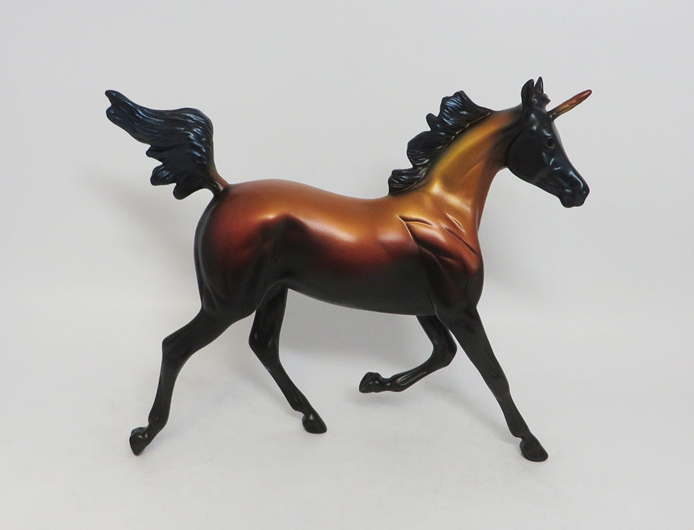 CRECENT- OOAK YEARLING DECORATOR BY AUDREY DIXON LHS 2018