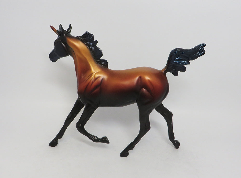 CRECENT- OOAK YEARLING DECORATOR BY AUDREY DIXON LHS 2018