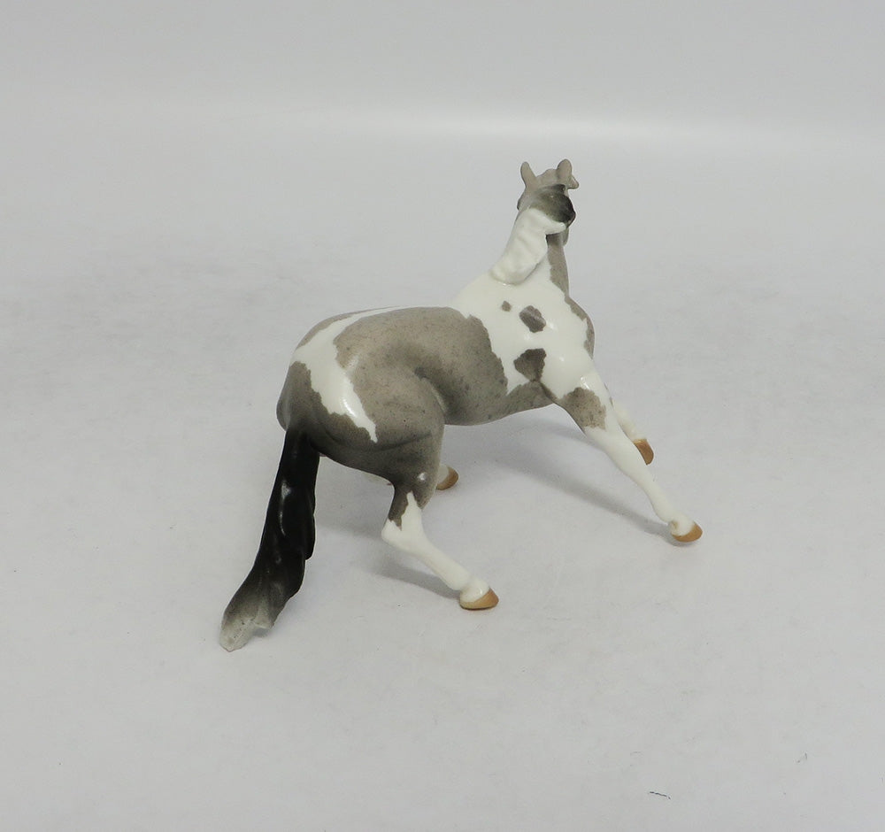 BAT GIRL AND ROBIN- OOAK BLUE ROAN CUTTER AND CALF CHIP BY AUDREY DIXON LHS 2018