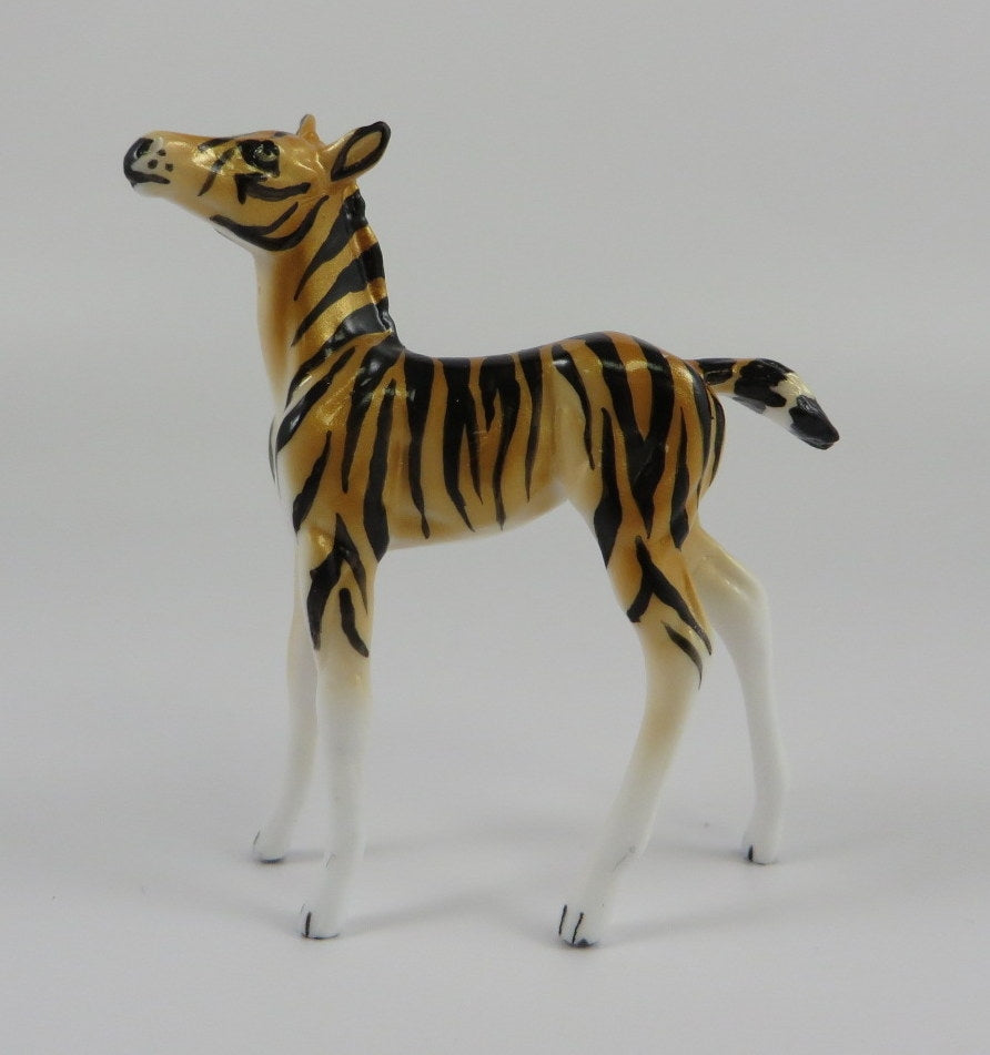 TIGER-LE-10 ARAB CHIPS DECORATOR MODEL HORSE LHS 19