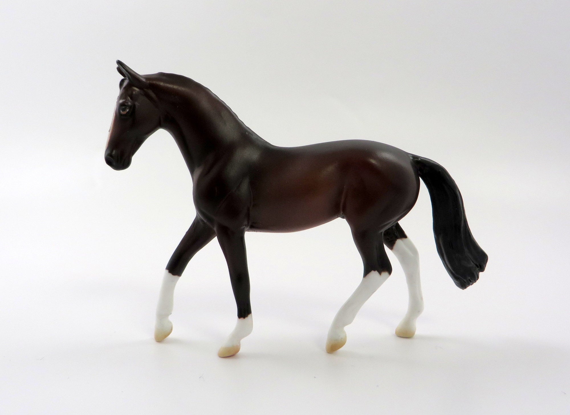 MATCH POINT-- OOAK BAY WARMBLOOD CHIP BY AMANDA HOSTETLER 5/10/19