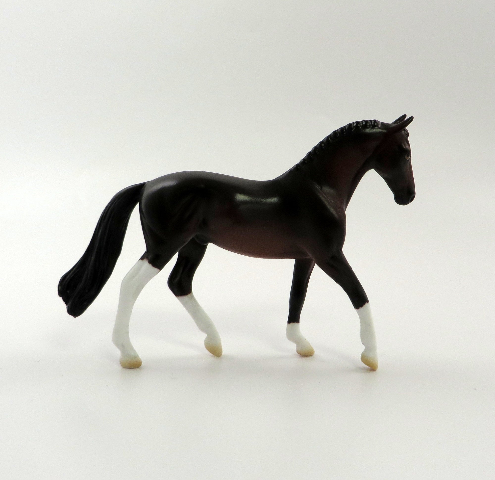 MATCH POINT-- OOAK BAY WARMBLOOD CHIP BY AMANDA HOSTETLER 5/10/19