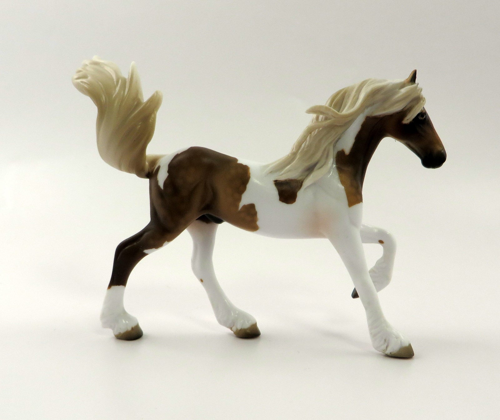 EXCLUSIVE IMAGE-LE-7 DAPPLE SOOTY PALOMINO CM FRIESIAN CHIP BY MISSY FOX 5/10/19