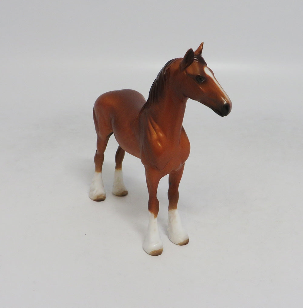 FOX IN SOCKS-OOAK DAPPLE CHESTNUT STANDING DRAFT MODEL HORSE LHS 2018
