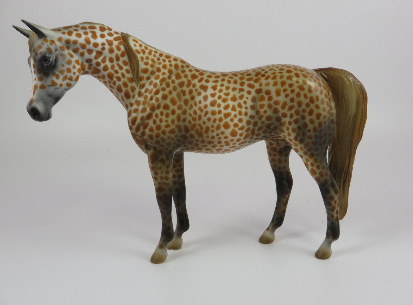 APRIL-OOAK GIRAFFE LIKE DECORATOR PEBBLES LHS 19