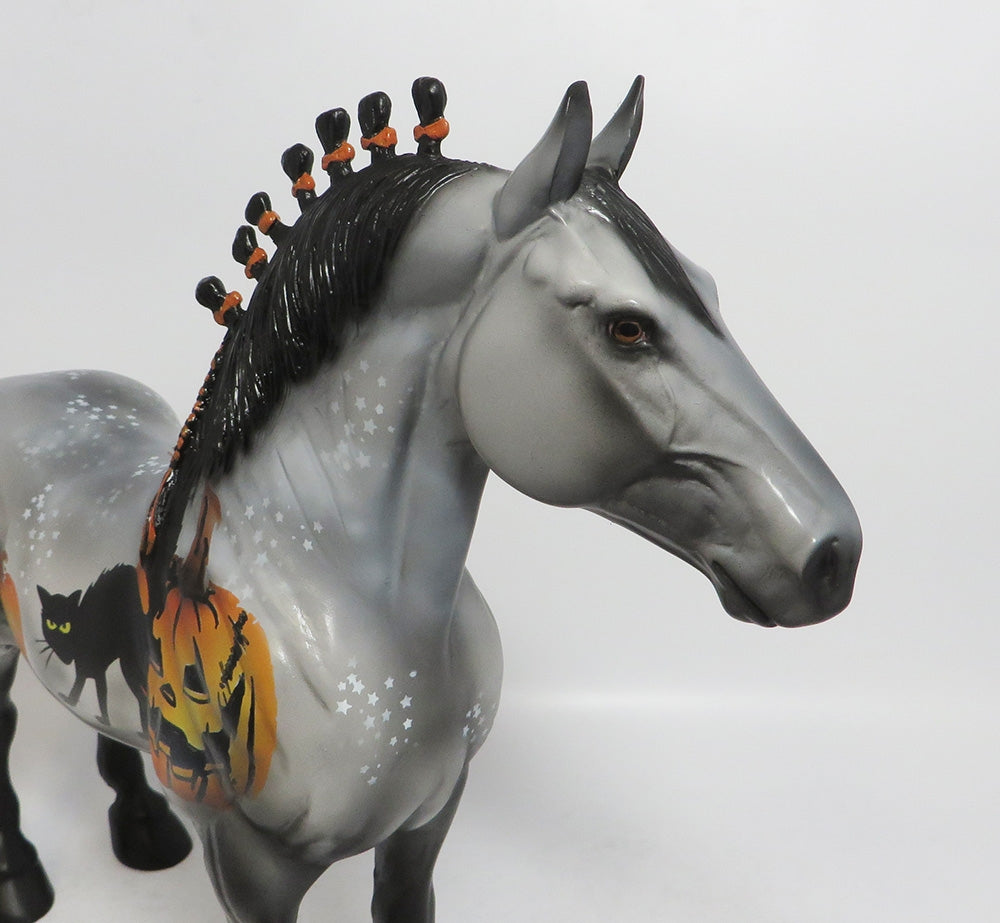 SCARDEY CAT-OOAK HALLOWEEN DECORATOR BY DAWN QUICK 8/31/18