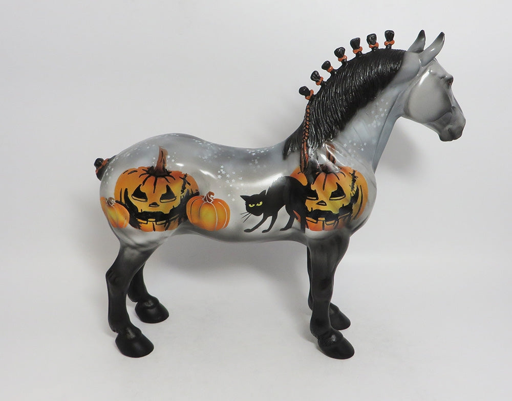 SCARDEY CAT-OOAK HALLOWEEN DECORATOR BY DAWN QUICK 8/31/18