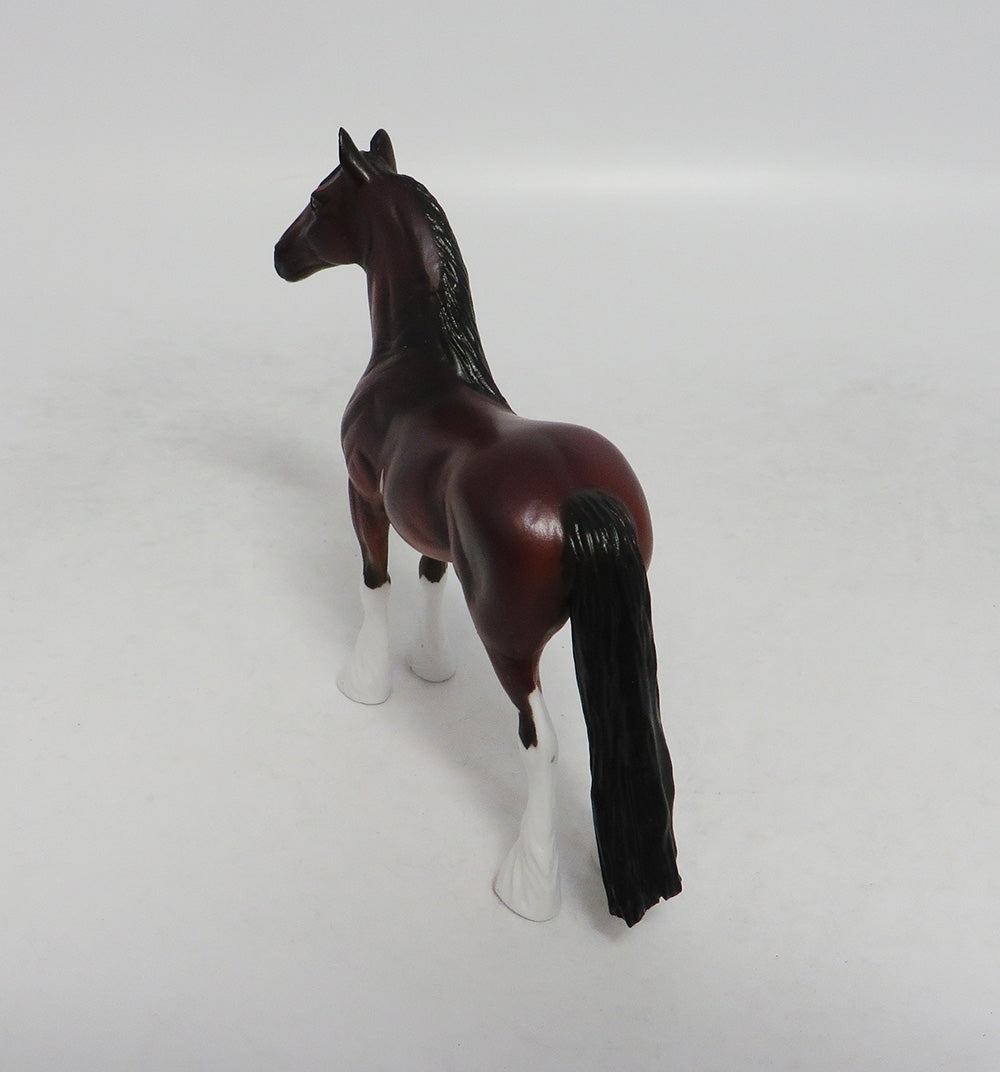 SHELBY SABINO-LE-10 CM BAY SABINO STANDING DRAFT CHIP BY AUDREY DIXON LHS 2018