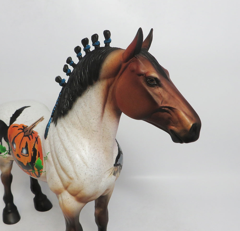 CRANE-OOAK HALLOWEEN DECORATOR STANDING DRAFT BY DAWN QUICK 8/31/18