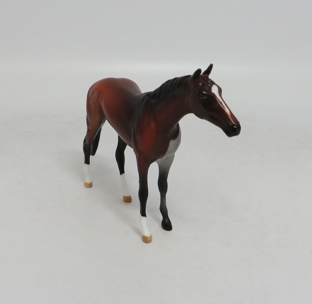 MINDY MOSAIC- LE-10- NON CUSTOM BAY PAINT THOROUGHBRED CHIP MODEL LHS 2018