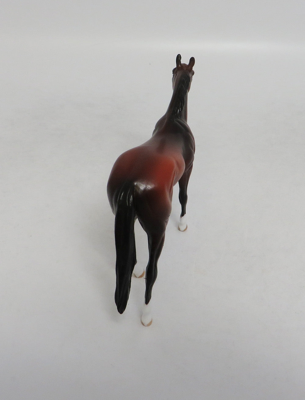 MINDY MOSAIC- LE-10- NON CUSTOM BAY PAINT THOROUGHBRED CHIP MODEL LHS 2018