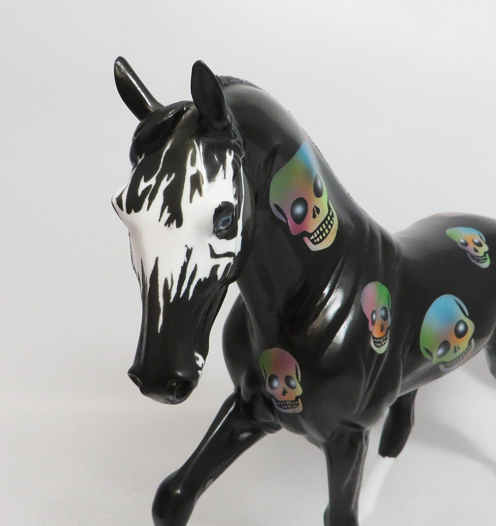 SKULLY-LE-2 TWH HALLOWEEN DECORATOR BY DAWN QUICK 9/7/18