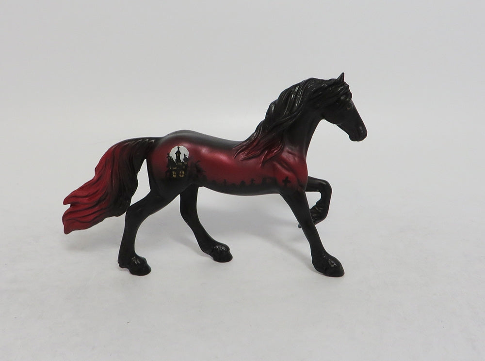 RED DAWN-OOAK HALLOWEEN DECRATOR FRESIAN CHIP LHS 2018