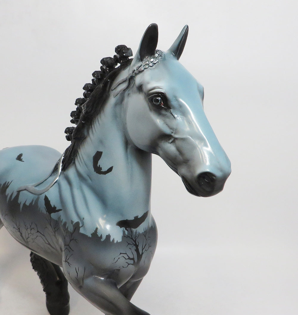 GARGOYLE-OOAK HALLOWEEN TROTTING DRAFTER MODEL HORSE 9/7/18