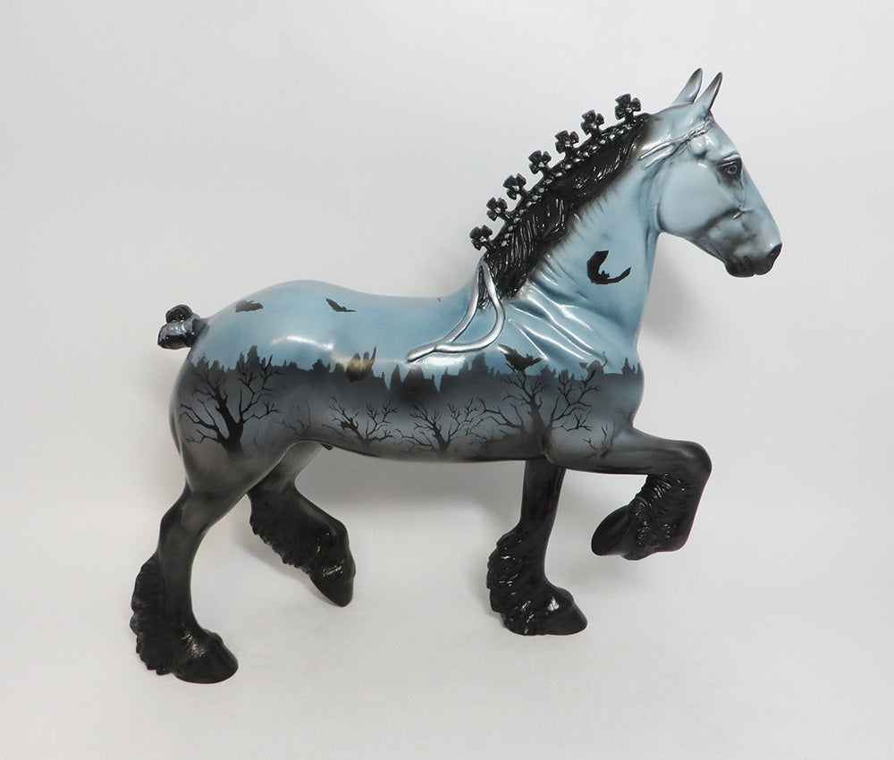 GARGOYLE-OOAK HALLOWEEN TROTTING DRAFTER MODEL HORSE 9/7/18