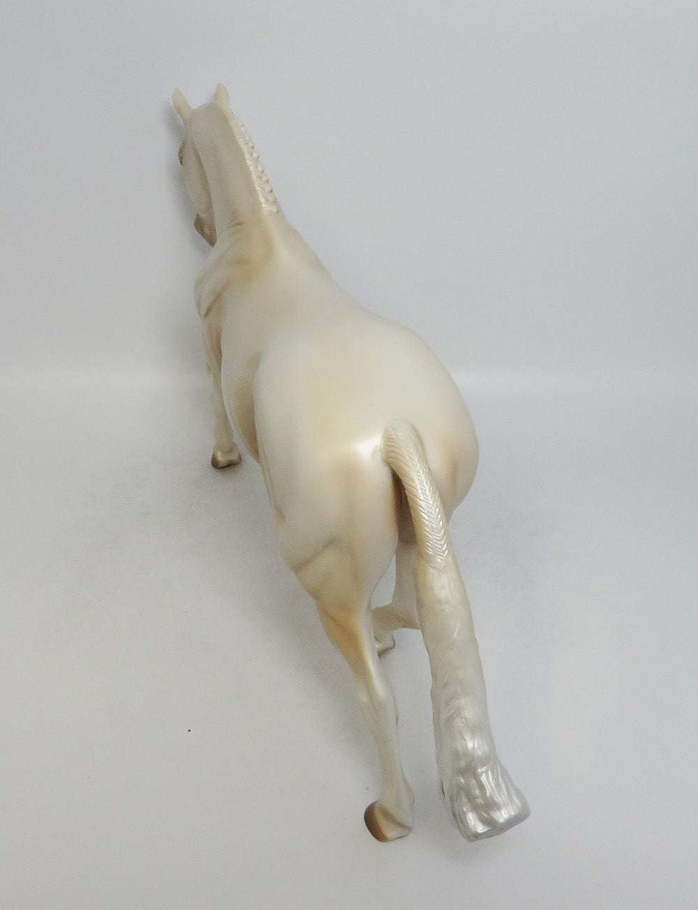 PULAN-LE-20 CREMELLO IRISH DRAFT MODEL HORSE MM 2018