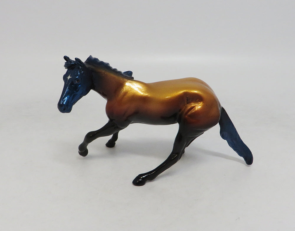 KATE &amp; CASTLE COW- LE-5- FALL DECORATOR CUTTER AND COW CHIP LHS 2018