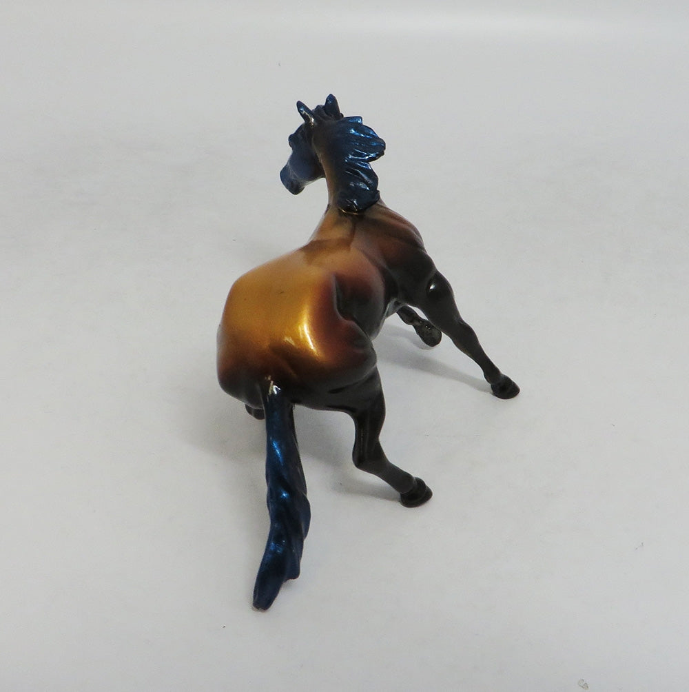 KATE &amp; CASTLE COW- LE-5- FALL DECORATOR CUTTER AND COW CHIP LHS 2018