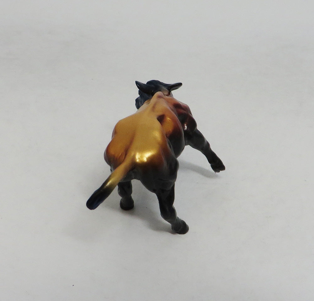 KATE &amp; CASTLE COW- LE-5- FALL DECORATOR CUTTER AND COW CHIP LHS 2018