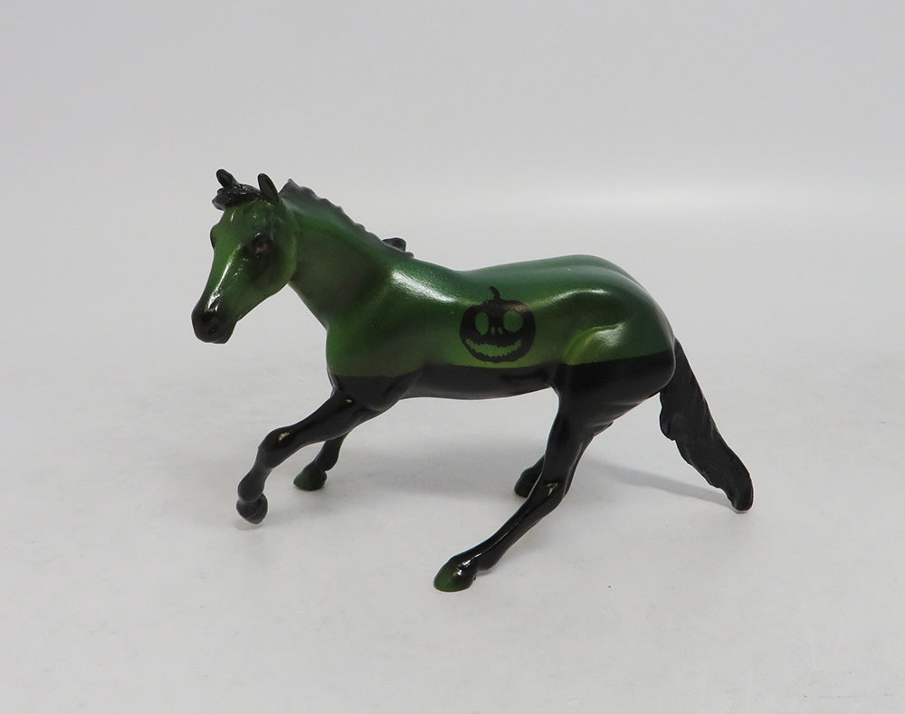 JEKYLL & HYDE- GREEN PUMPKIN DECORATOR CUTTER AND COW CHIP 9/20/18