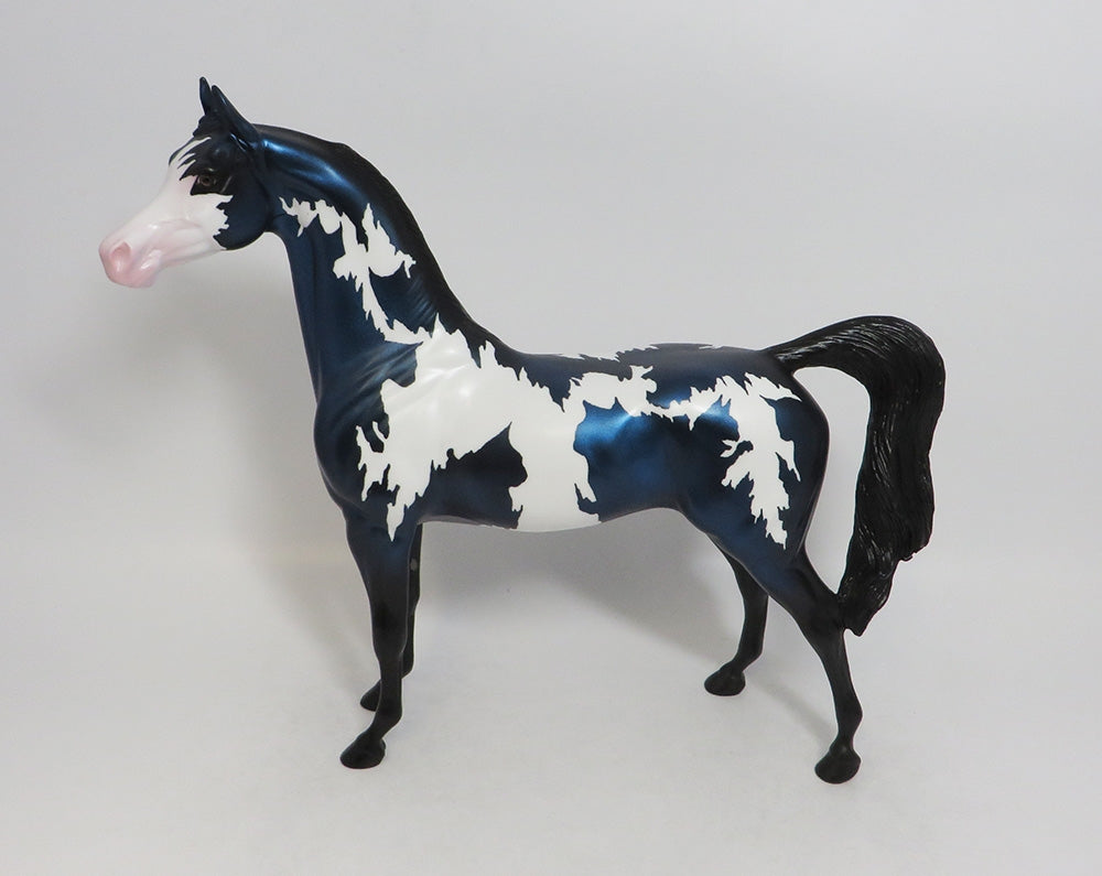 OSCAR- LE-5- BLACK/BLUE DECORATOR ARABIAN MODEL HORSE 9/13/2018