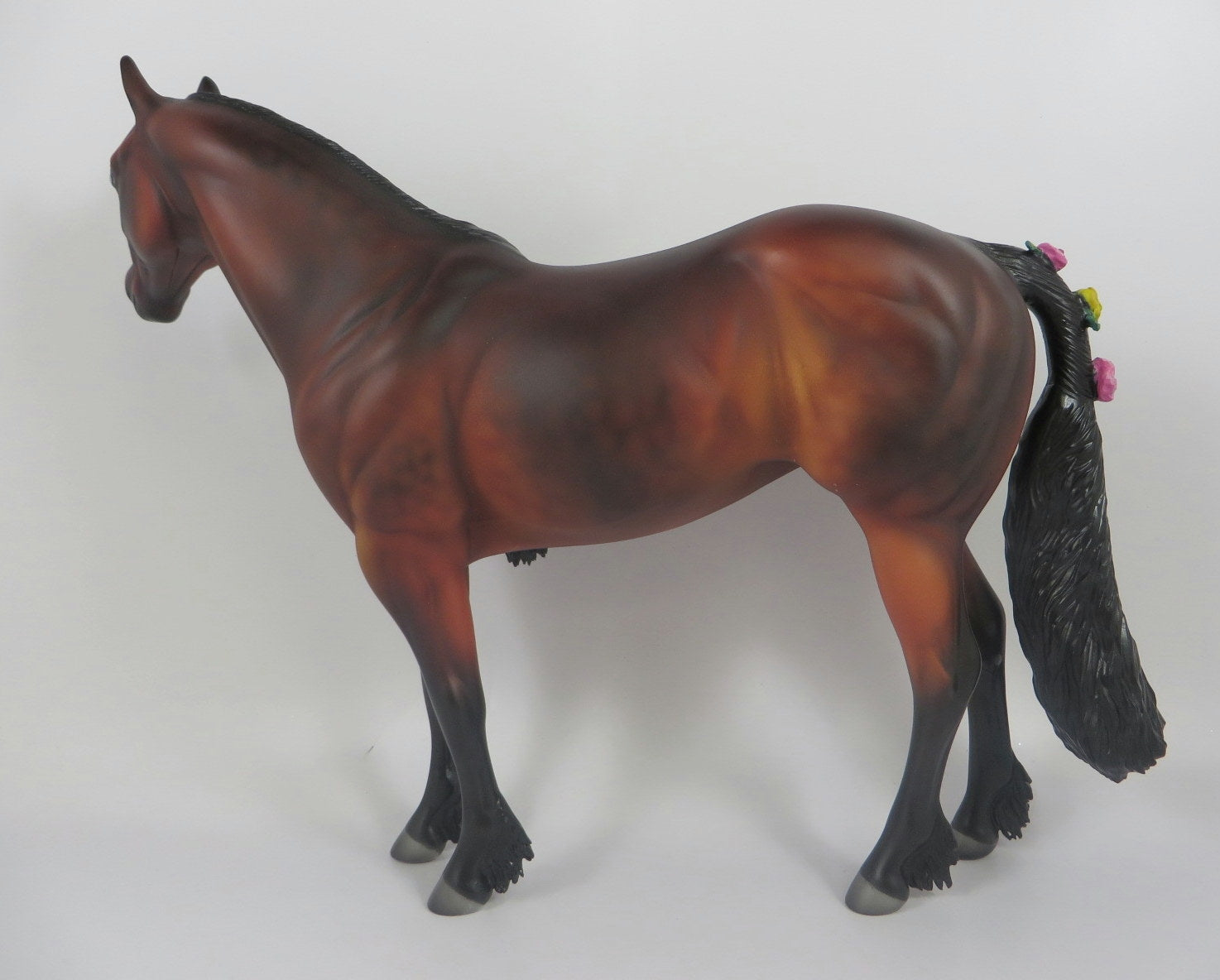 LADY ROSE -- LE-5 BAY WITH FLOWERS   CM ISH BY JULIE KEIM LHS 19