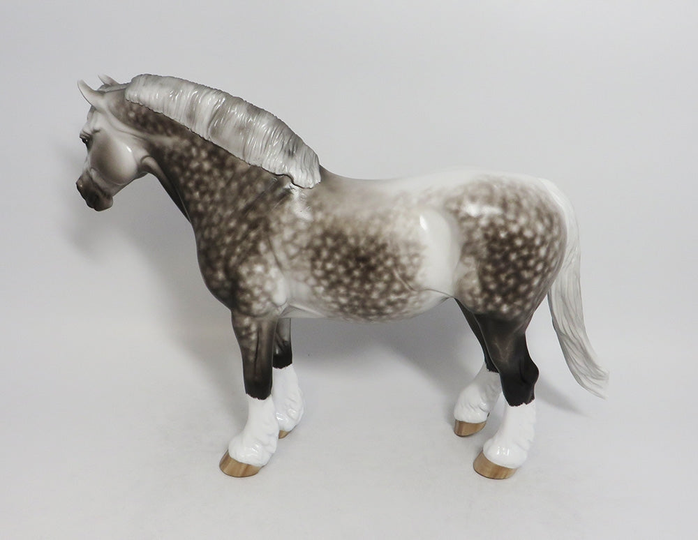 MYRYTLE-OOAK STAR DAPPLE GREY BUNNY MODEL HORSE BY SHERYL LEISURE 9/14/18