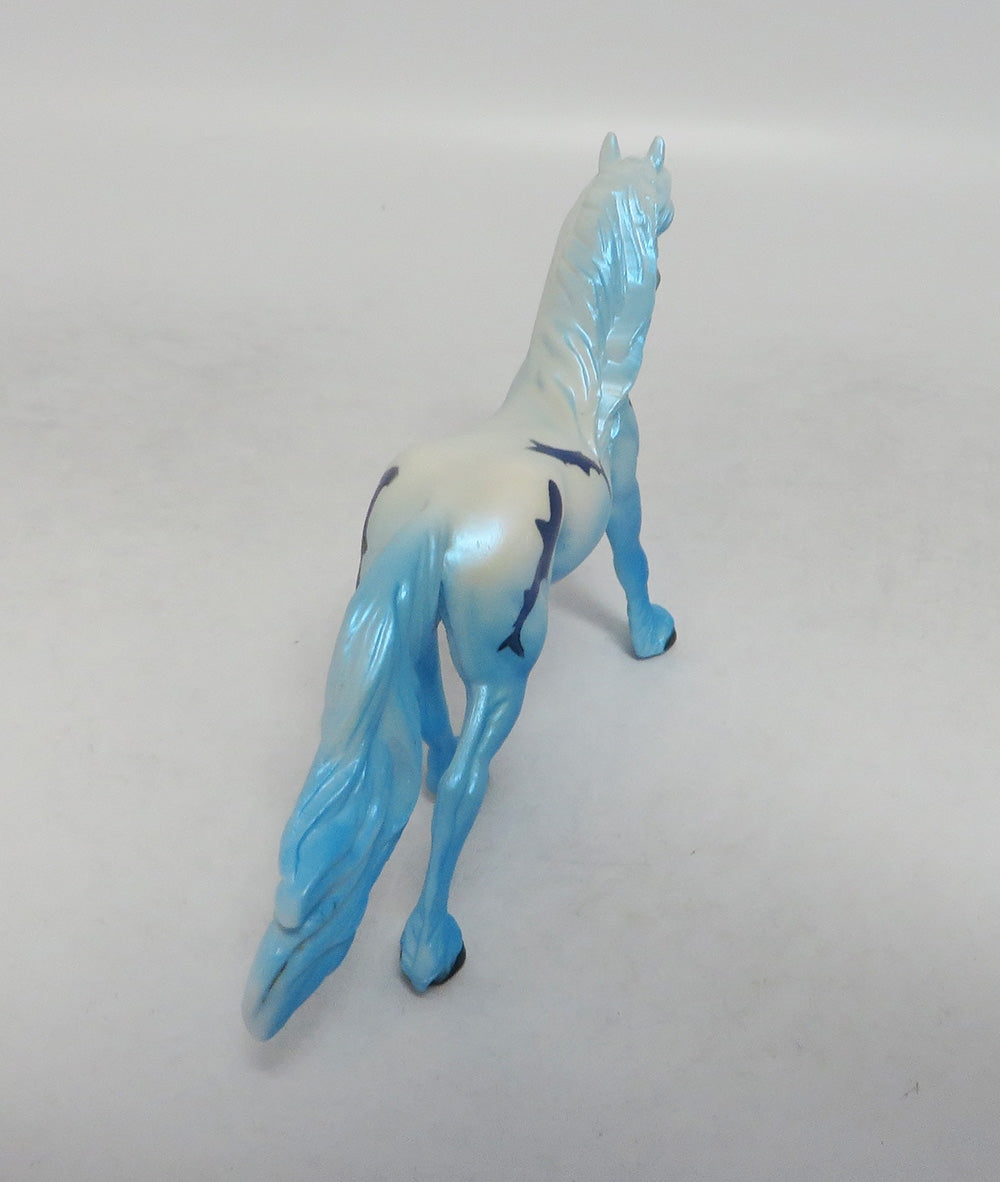 SHARK WEEK!-LIMITED EDITION SHARK SCHOOL FRESIAN CHIPS 9/17/18