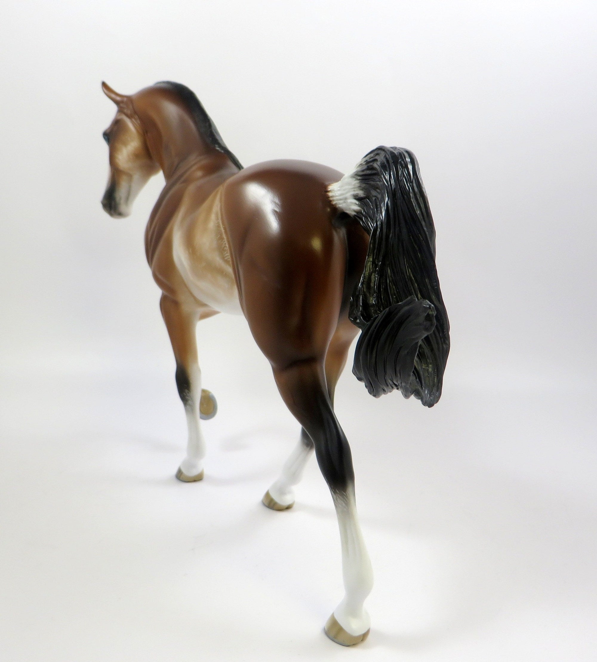 PAJAMA GAME-OOAK BAY SABINO TWH MODEL HORSE BY SHERYL LEISURE 5-30-19